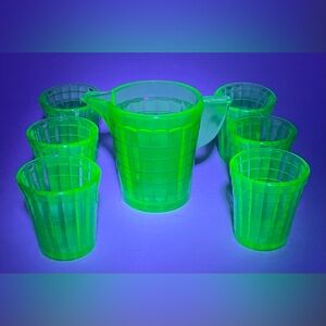 Vintage Akro Agate Uranium Glass Green 7 Piece Childs Play  Lemonade Water Set